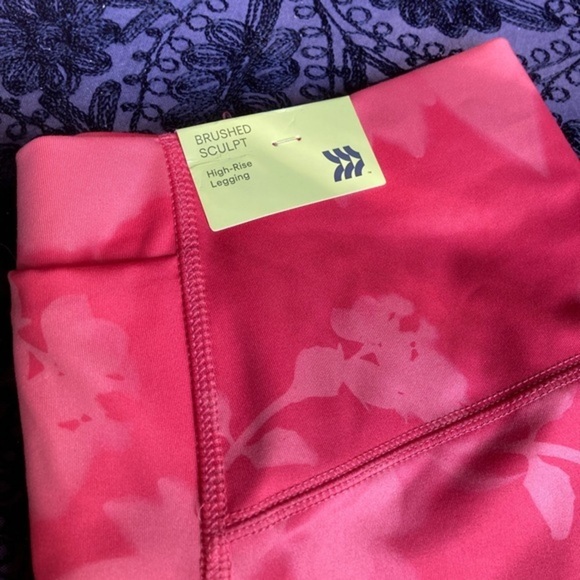 All in Motion High Rise Legging Pink Floral | Large - Picture 4 of 7